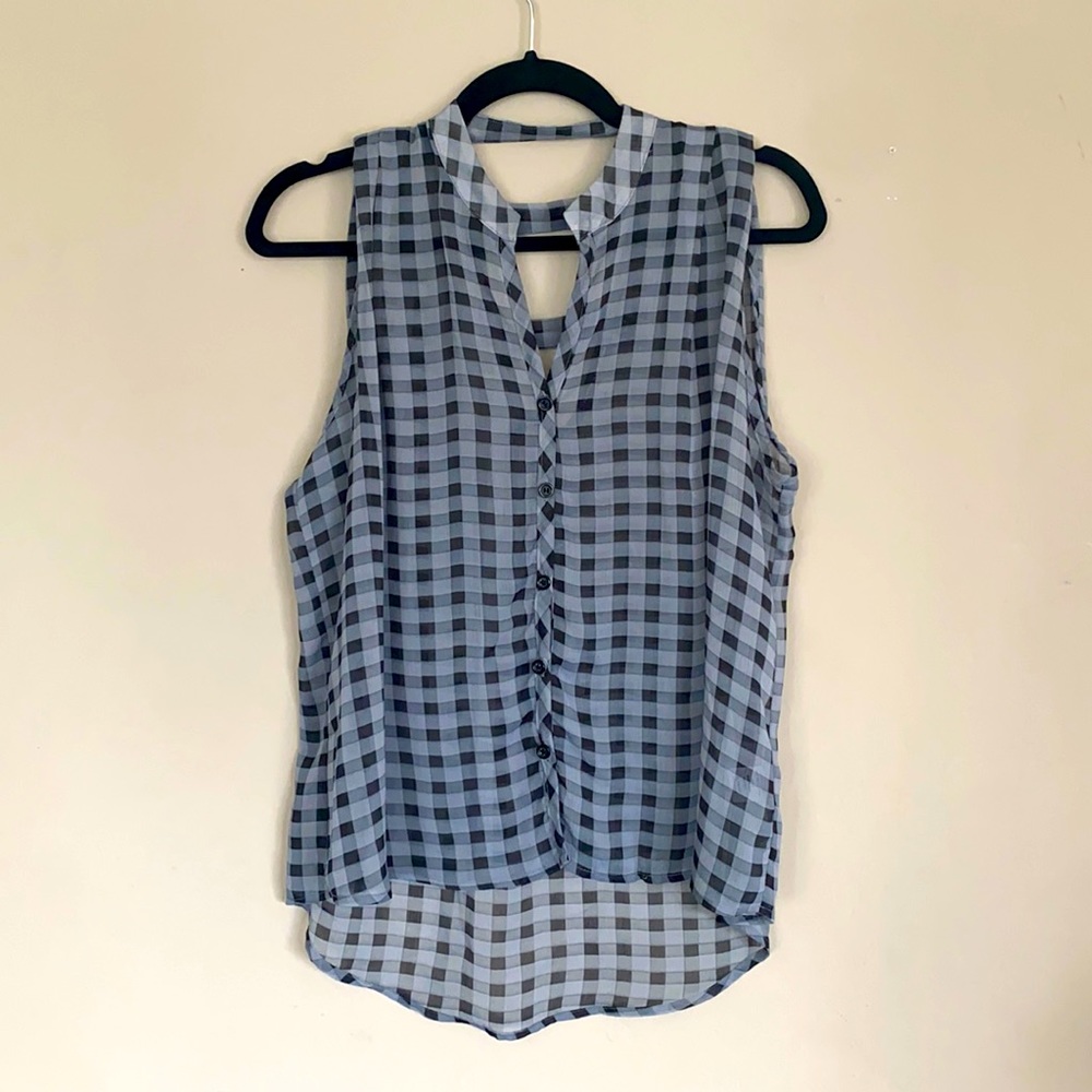 Sheer flowe tank top with back opening